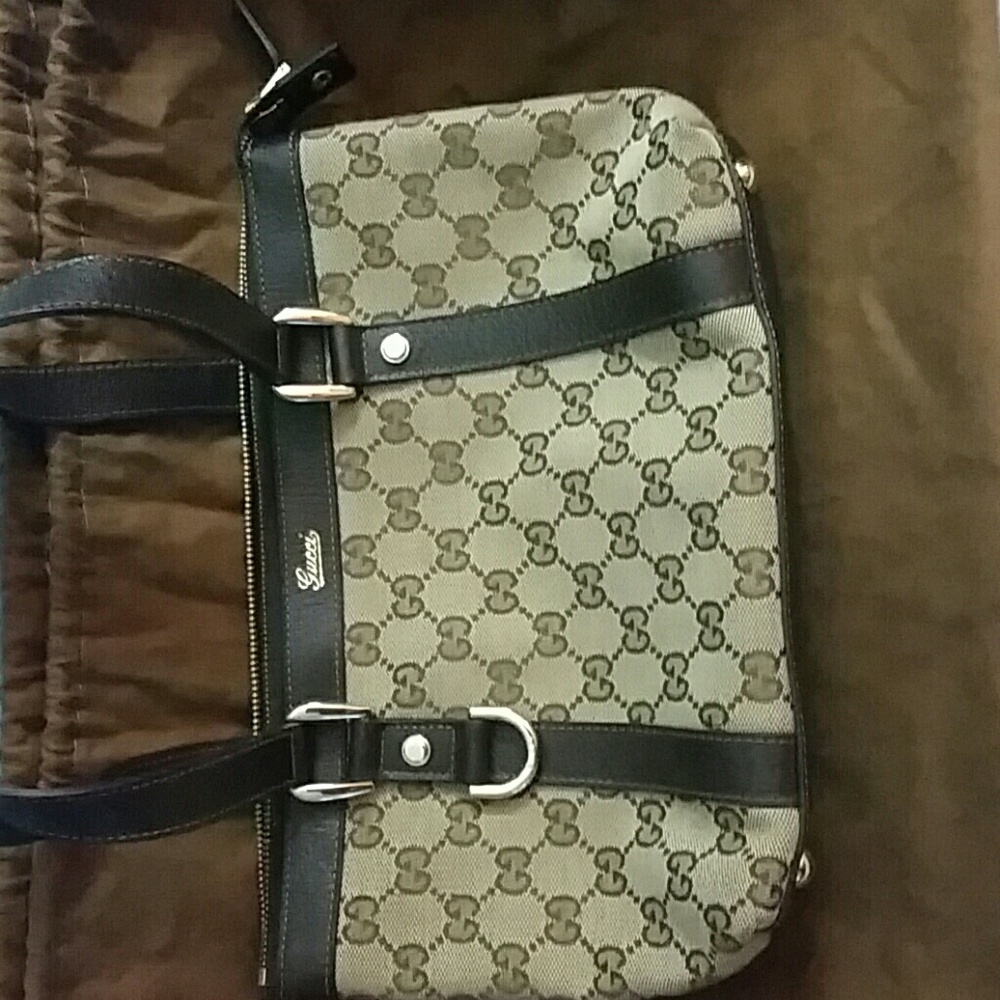 *****Auth GUCCI purse****